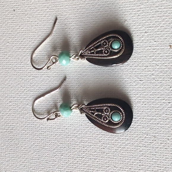Elegant Silver and Turquoise Jewelry Set - Picture 11 of 12